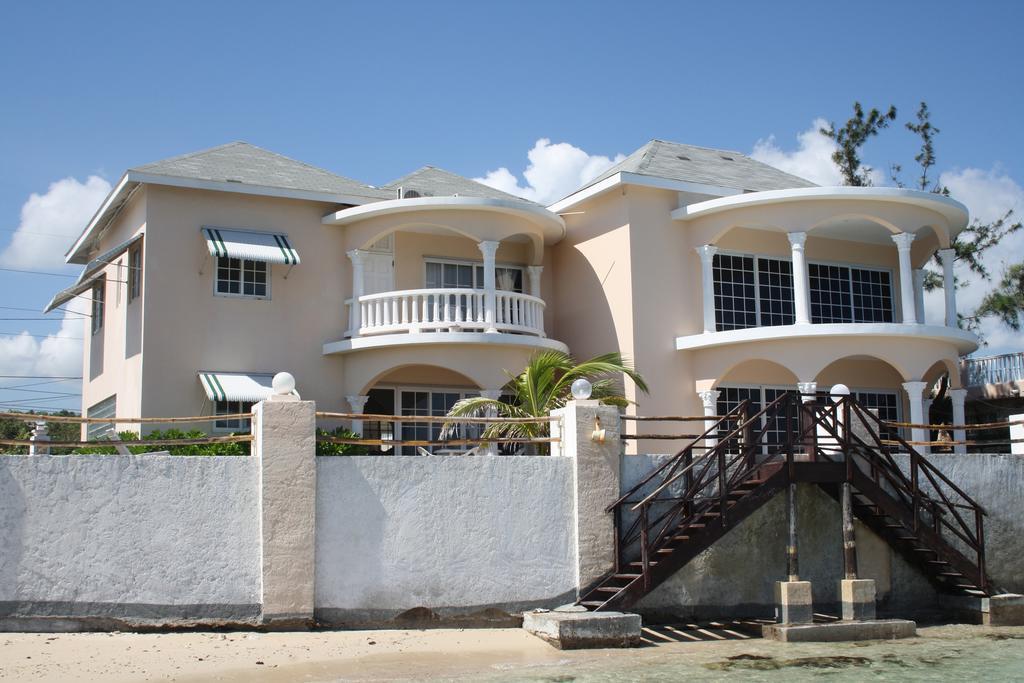 Villa Triplets On The Bay Montego Bay Esterno foto